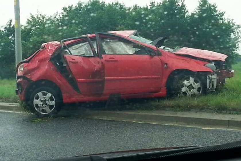 Rozbita toyota corolla