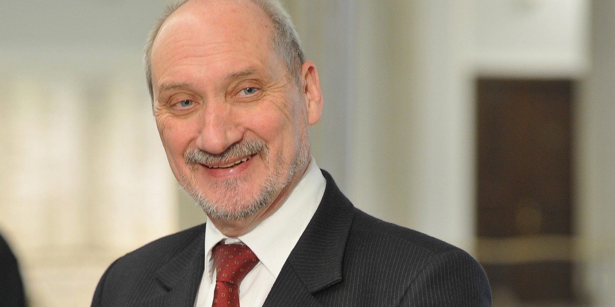 Ale zaskoczenie! Antoni Macierewicz jest fanem piosenkarki Paulli.