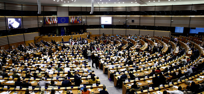 PE przyjął pakt migracyjny. Ci polscy europosłowie głosowali przeciwko