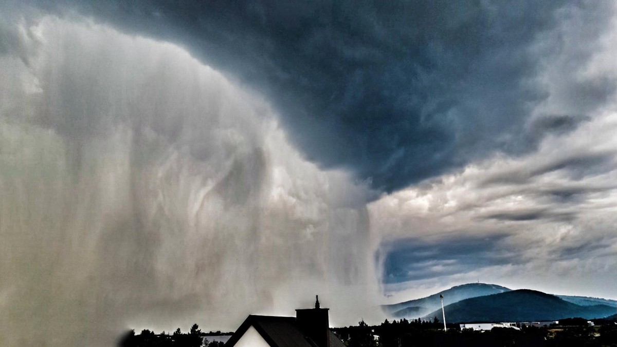 Beskid Żywiecki. Zdjęcie zrobione podczas burzy.