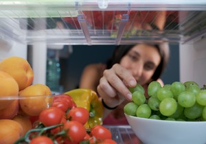 Voće je bogato vitaminima i vlaknima, ali konzumacija uveče izaziva zabrinutost zbog mogućeg povećanja šećera u krvi
