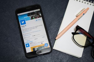 Ekspert: Ataki manipulacji są szczególnie skuteczne w podzielonych społeczeństwach