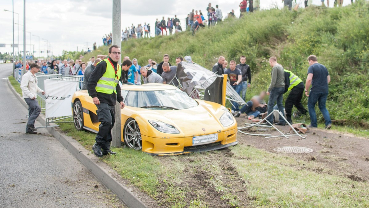 Poznańska prokuratura okręgowa wszczęła śledztwo w sprawie wypadku w trakcie pokazu motoryzacyjnego Gran Turismo w Poznaniu. Jeden z samochodów wjechał w publiczność, rannych zostało 17 osób.