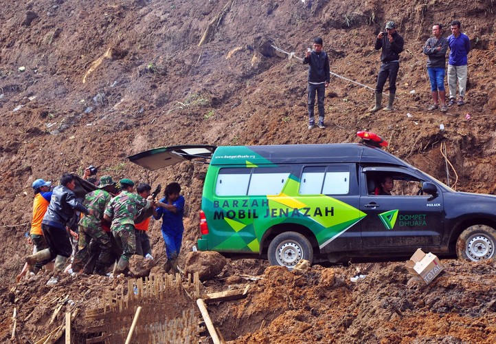 Lawina błotna w dystrykcie Banjarnegara na wyspie Jawa