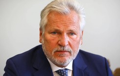 Kwaśniewski gotowy zaszczepić się przed kamerami. 'To nas uratuje'