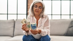 nie pracowali zawodowo, a zajmowali się domem. zobacz, jaką dostają emeryturę. oto kwota