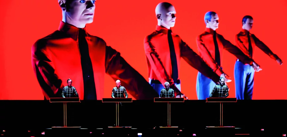 Legenda muzyki elektronicznej, zespół Kraftwerk, zaprezentuje swoje multimedialne widowisko Kraftwerk 3D w Dolinie Charlotty w sierpniu tego roku.