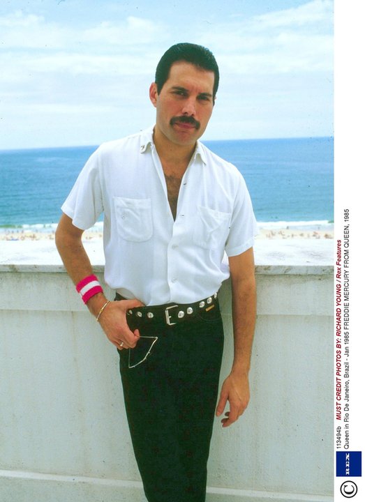 Freddie Mercury w 1985 roku w Rio de Janeiro