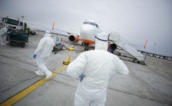 Ukraina: Mieszkańcy chcieli zablokować transport ewakuowanych z Wuhan. Doszło do starć