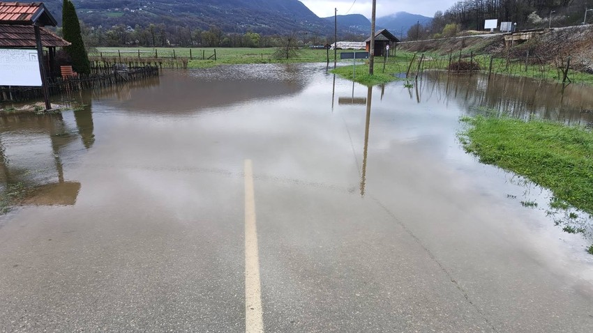Zabeležena su sporadična izlivanja Đetinje