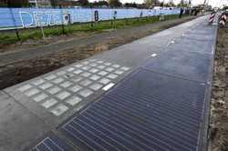 Zobacz, jak wygląda pierwsza na świecie droga solarna SolaRoad [ZDJĘCIA]