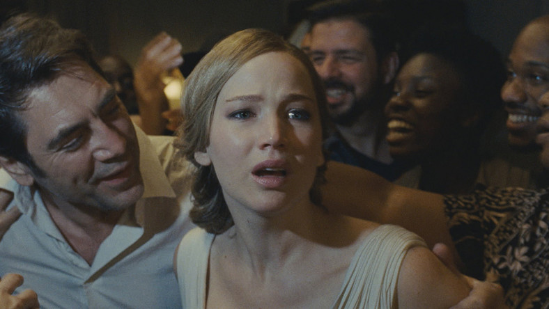 Javier Bardem i Jennifer Lawrence w filmie "mother!"