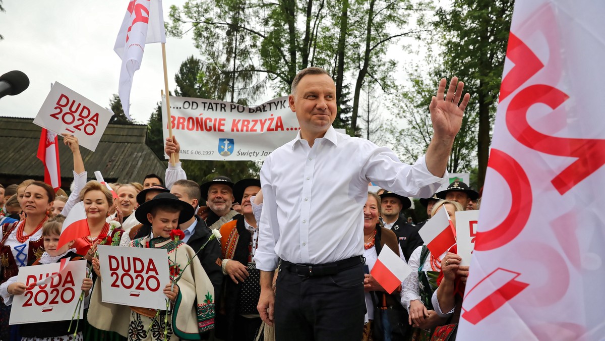 Koronawirus. Prezydent Andrzej Duda podpisał tzw. Tarczę antykryzysową 4.0