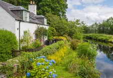 Rząd wypłaci do 355 tys. zł tym, którzy zgodzą się tam zamieszkać. To malownicze, spokojne miejsce