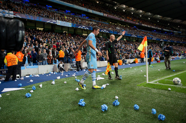 Piłkarz Man City śpiewa "Jingle Bells". Trochę mu nie wyszło... WIDEO