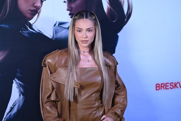 BRESKVICA NAPUSTILA SRBIJU NAKON RASKIDA Evo gde je otputovala, spakovala kofere i uživa u ovom raju koji estrada obožava