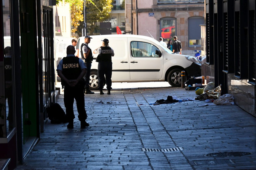 Atak nożownika we Francji. Nie żyje szef policji