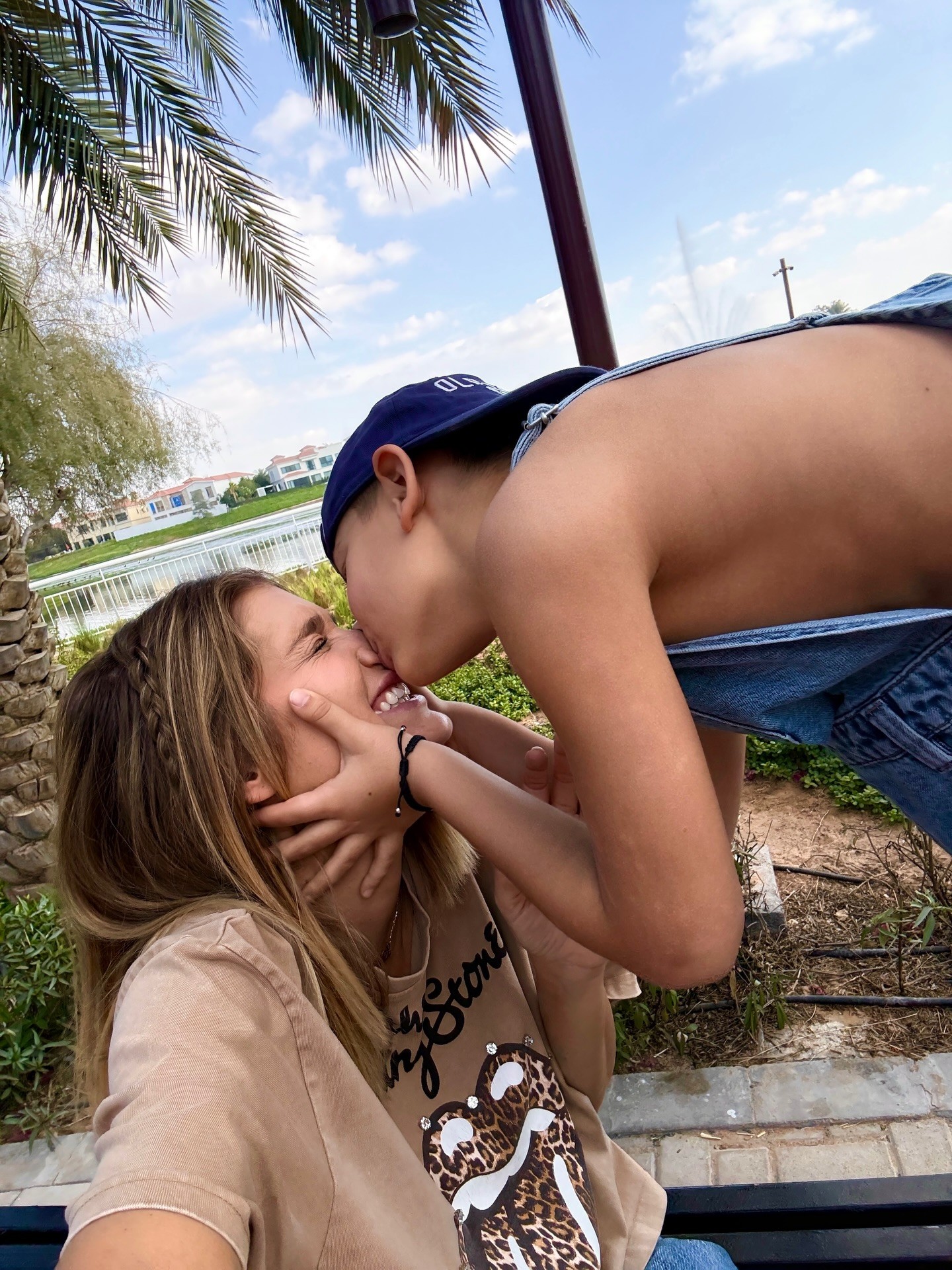 Jasmina Alagič so synom Sanelkom. 