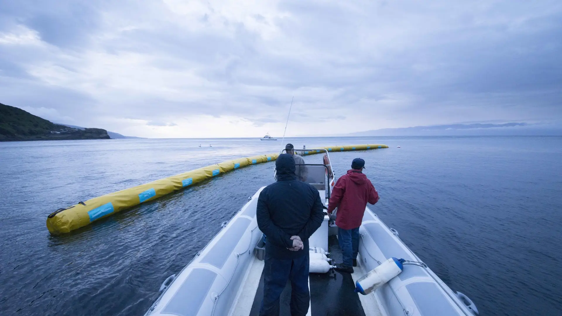 Projekt The Ocean Clean Up wstrzymany. "Gigantyczny Pac Man" musi wrócić do portu