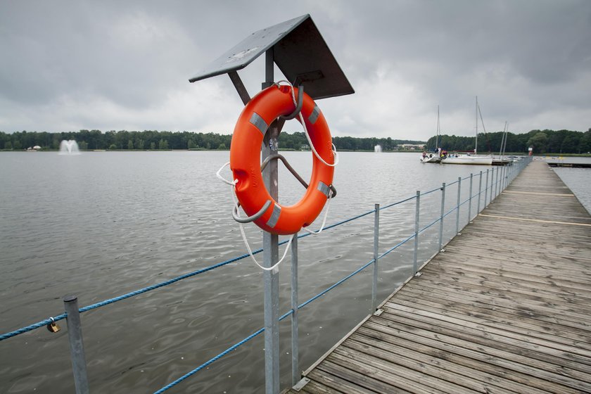 Sinice  znów opanowały Jezioro Paprocańskie