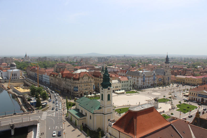 Piața Unirii z rzeką Szybki Keresz widziane z wieży ratuszowej