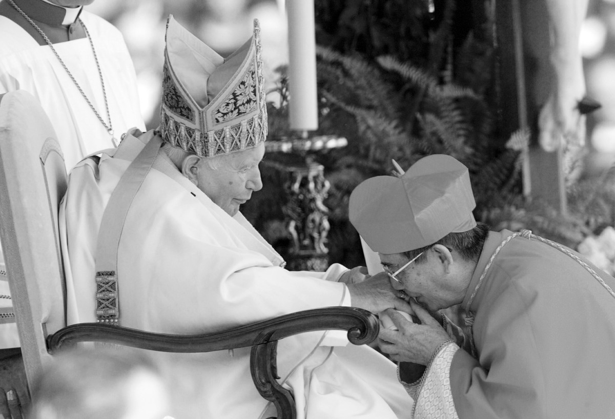 Żałoba w Kościele, odszedł znany kardynał. Mianował go św. Jan Paweł II