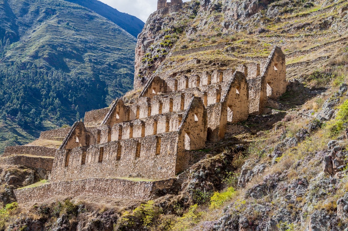 Ruins,Of,Pinkulluna,(inca,Storehouses),Above,Village,Ollantaytambo,,Sacred,Valley