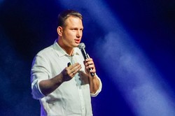 "Milion złotych nagrody za Morawieckiego". Zaskakujące nagranie Mentzena