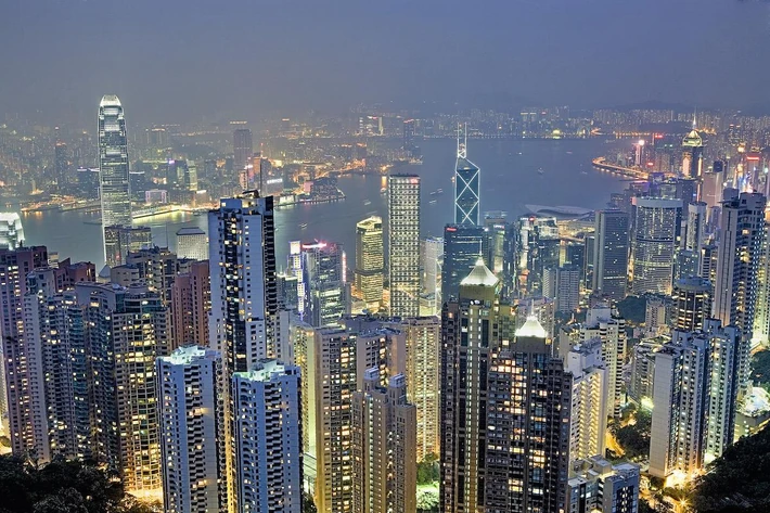 11. Hong Kong - 8,37 mln osób 