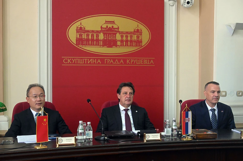 Bratislav Gašić i ambasador Kine Li Ming