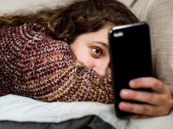 Dzieci chcą, ale już nie potrafią oderwać się od mediów społecznościowych. Zatrważające wyniki badania