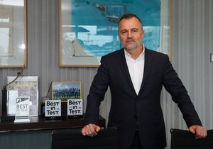 Majkl Mišel, Yettel