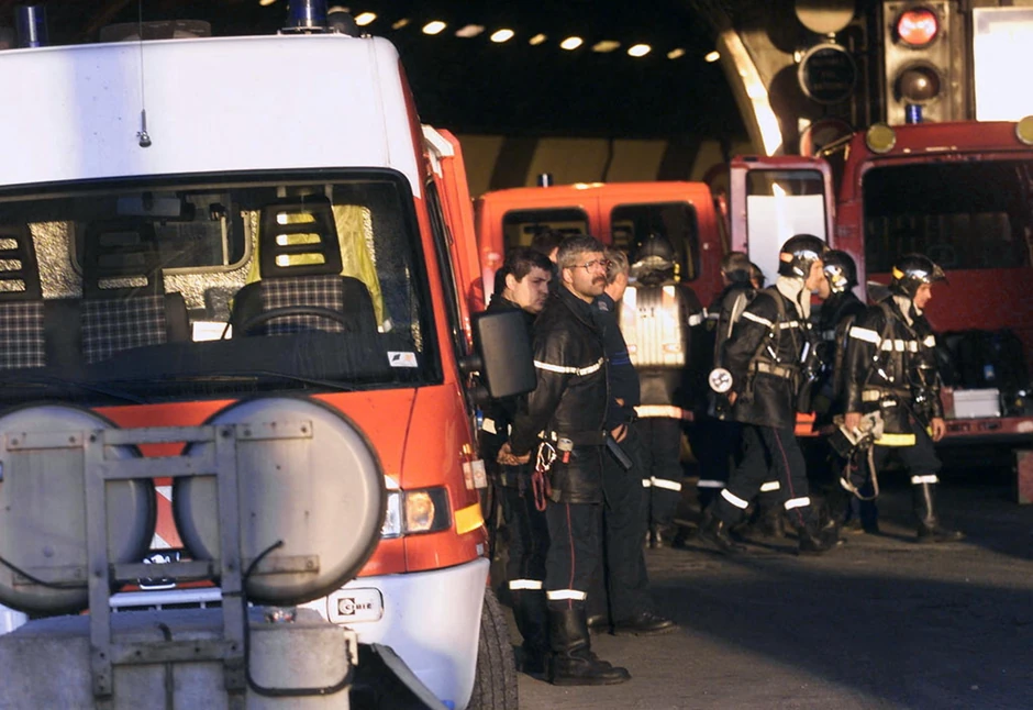 Gašenje požara u tunelu 24.3.1999.