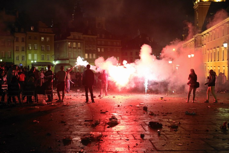 Tak legioniści fetowali mistrzostwo na ulicach Warszawy