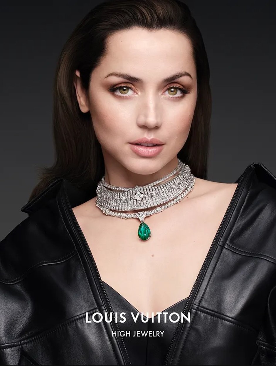 Ana de Armas u 110 različitih varijanti Louis Vuitton nakita!
