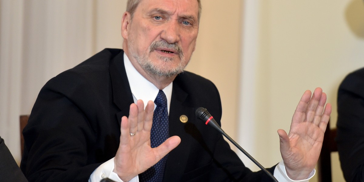 Antoni Macierewicz najgorszym ministrem!