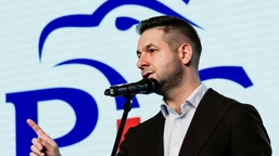 patryk jaki nie przebiera w słowach. "polskie państwo robi za niemieck