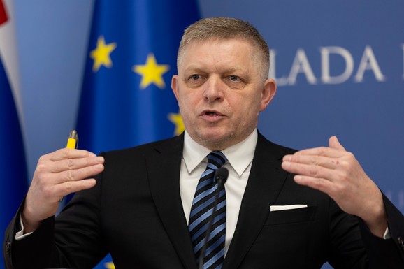 Fico najavio ukidanje stanja naftne krize u Slovačkoj, odluka moguća 8. aprila: Ograničenje pri kupovini goriva ostaje na snazi