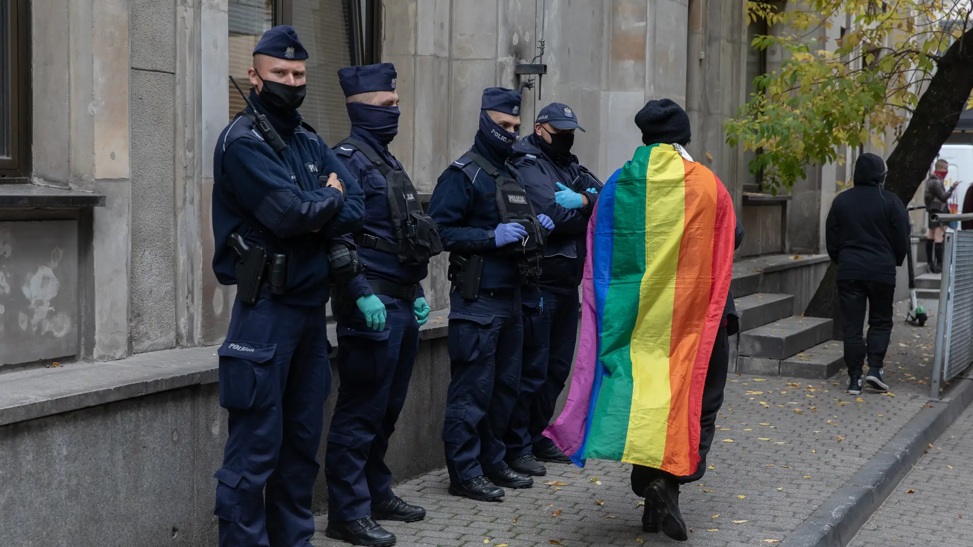 Aktywistce Stop Bzdurom grozi od 6 miesięcy do 8 lat pozbawienia wolności. "Za co? Za graffiti?"