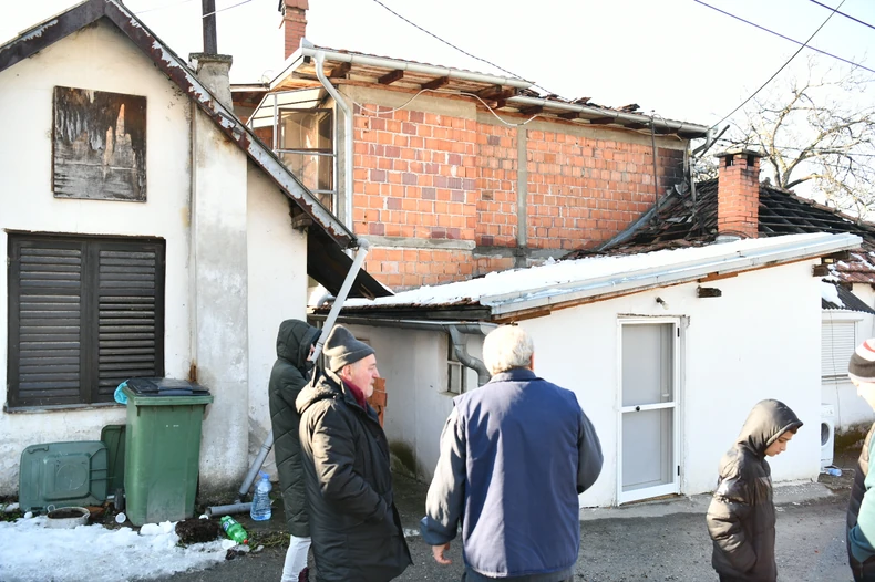 Požar u Višnjičkoj banji zahvatio tri kuće