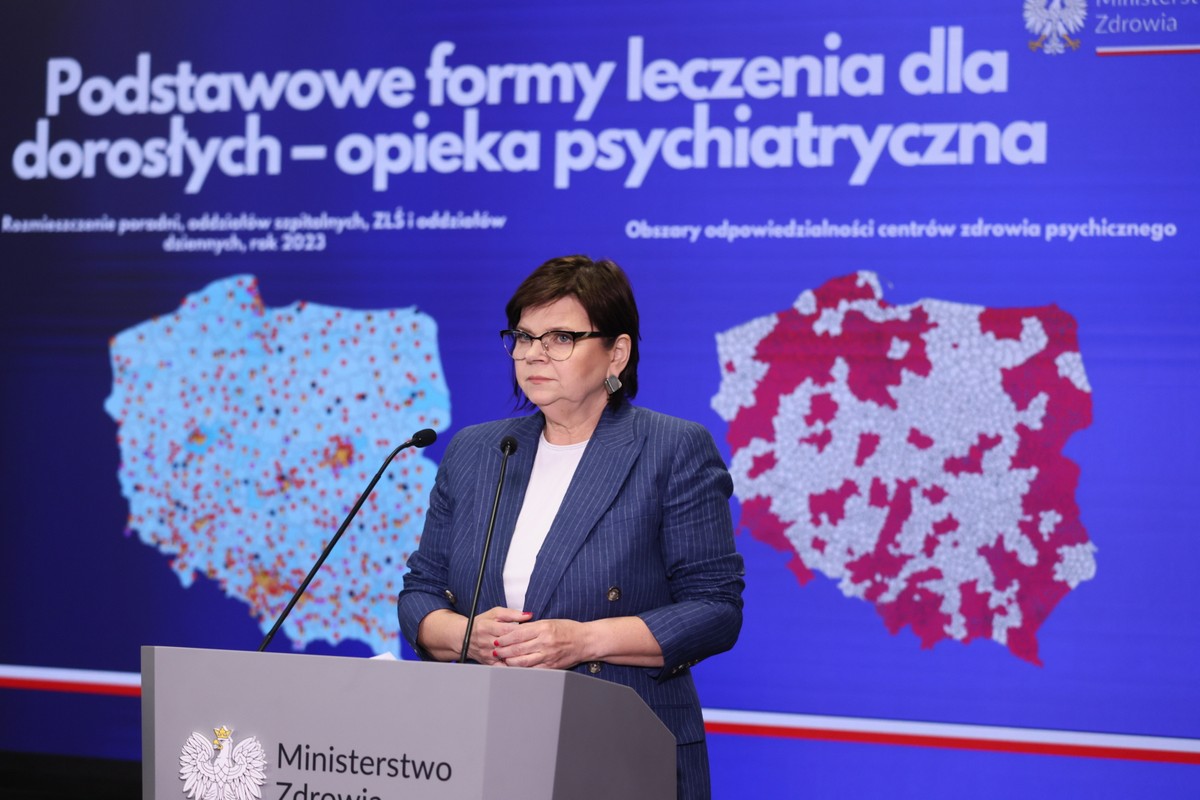 Minister zdrowia Izabela Leszczyna podczas konferencji prasowej "Inwestycje w psychiatrię – inwestycje w naszą przyszłość", siedzibie resortu w Warszawie