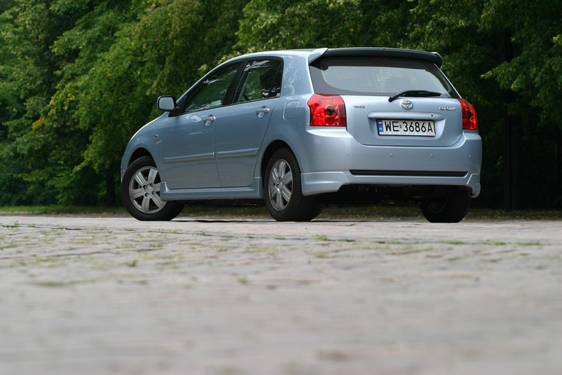 Kompakty ograniczonego ryzyka? Opel Astra kontra Renault Megane i Toyota Corolla