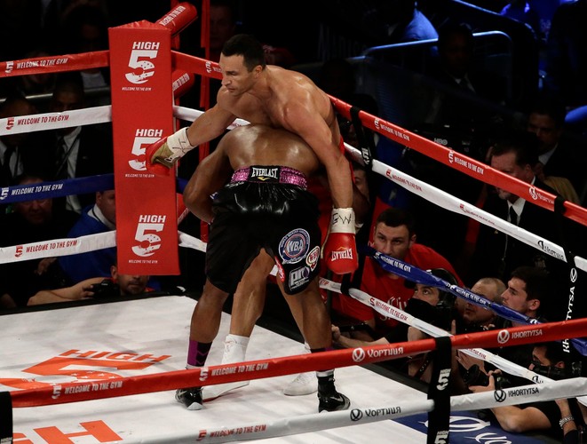 Władimir Kliczko obronił mistrzowski tytuł