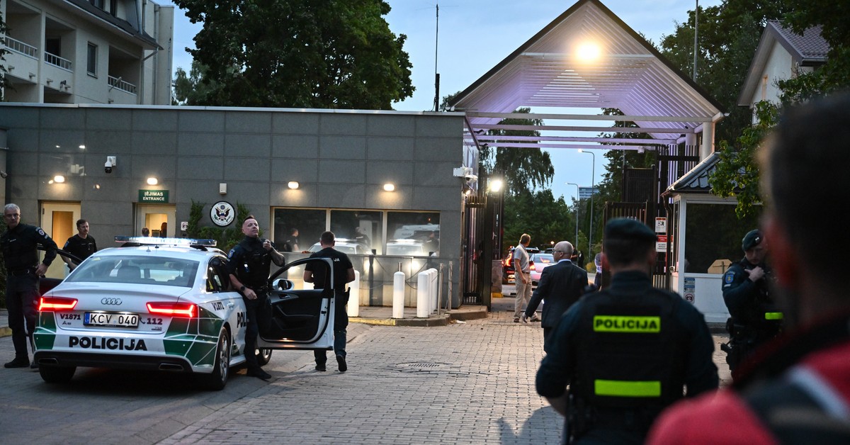 Białoruś uwolniła 52 więźniów politycznych. Statkiewicz porwany przez zamaskowanych ludzi