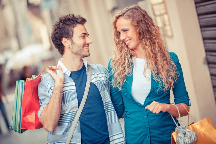 Na zakupach: w każdej sukienkce wyglądasz bosko, ale w tej drugiej podobasz mi się najbardziej ->