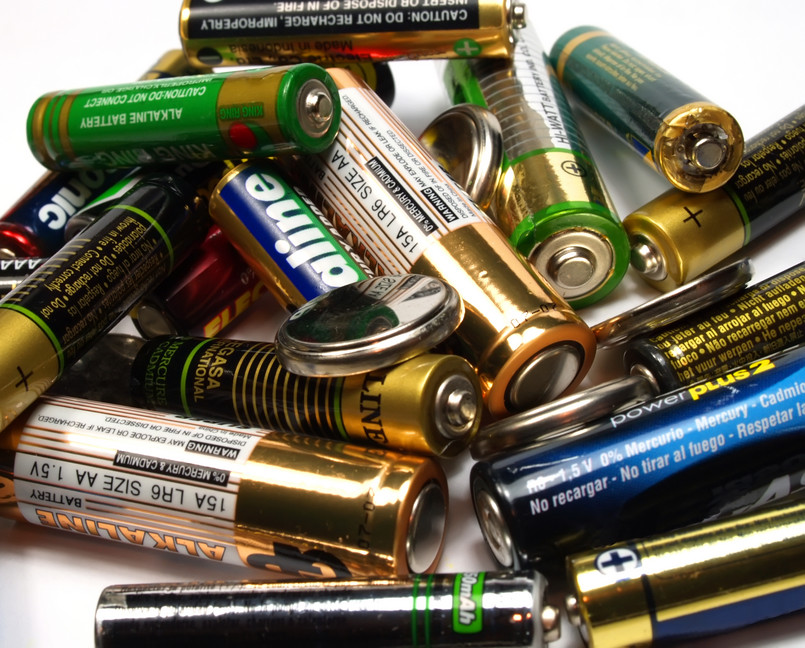 Projekt, który powstał w ministerstwie środowiska, obciąża przedsiębiorców wprowadzających na rynek baterie i akumulatory wszystkimi kosztami ich recyklingu.