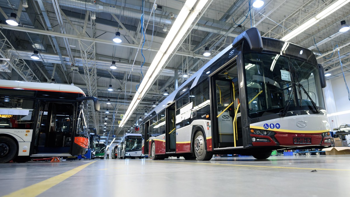 wnętrze fabryki autobusów Solaris