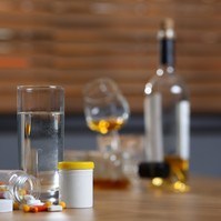 Így járhat az, aki alkohol mellé fájdalomcsillapítókat is szed