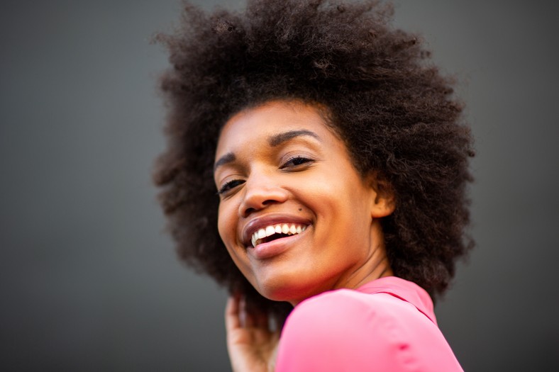 Lata 70. moda, makijaż, fryzury - Uroda