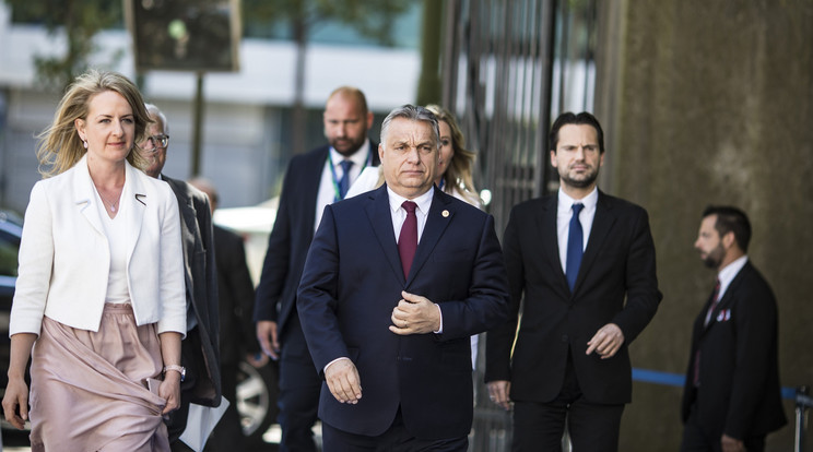 Orbán Viktor miniszterelnök érkezik az Európai Néppárt csúcstalálkozójára Brüsszelben / Fotó: Miniszterelnöki Sajtóiroda / Szecsődi Balázs